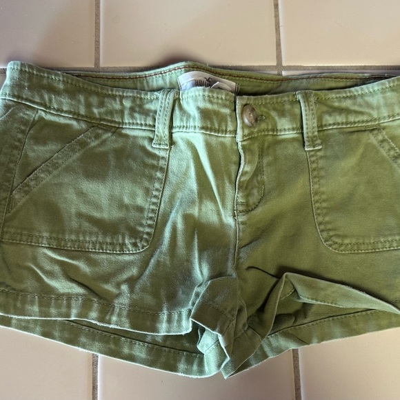 VINTAGE Hollister Women's Shorts - Light Pink, Olive Green, Khaki - Picture 6 of 12